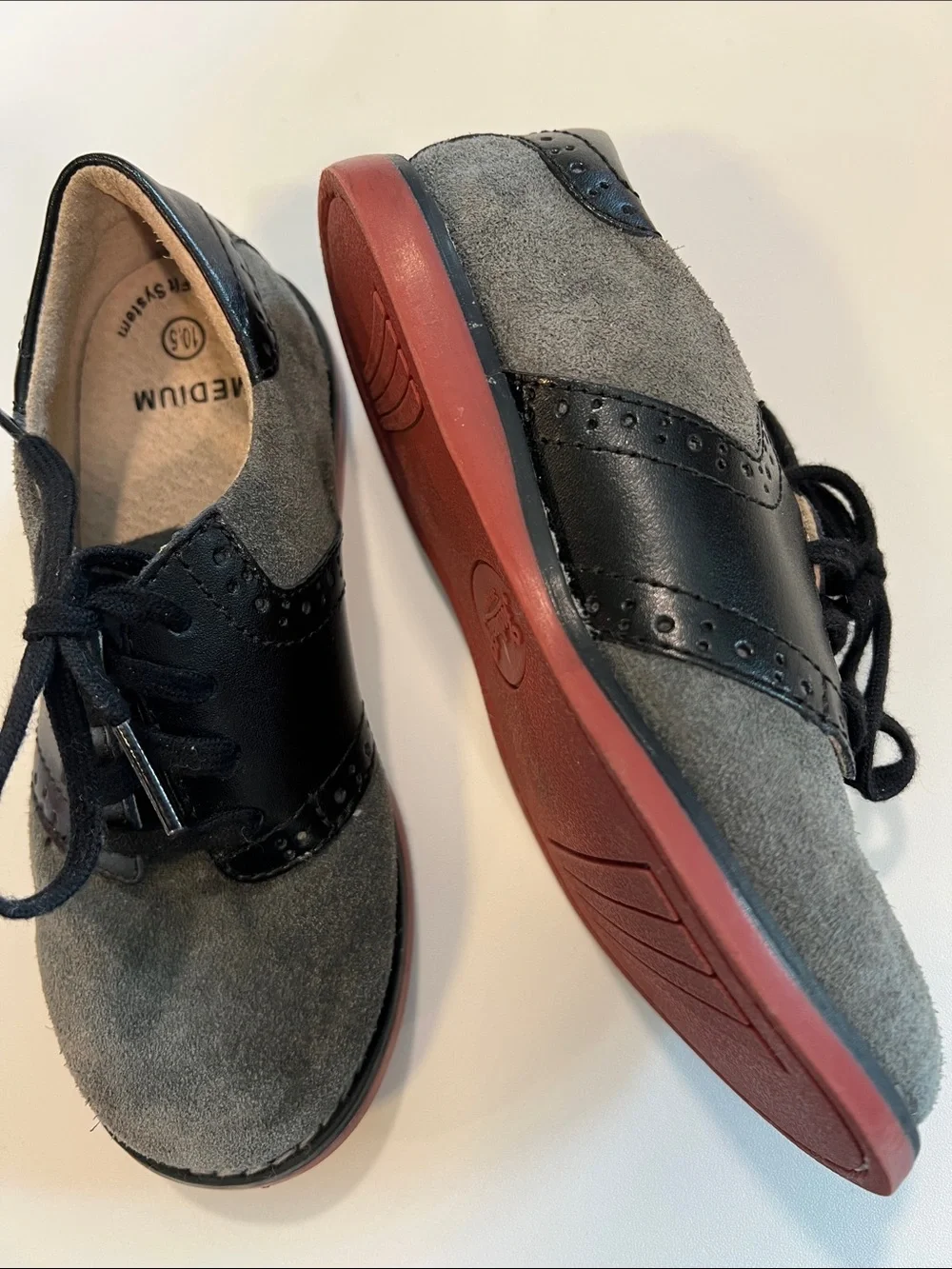 Unisex Gray and Black Oxford Shoes - 10.5 suede tie saddle shoes